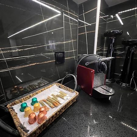 Modern Apartment Close To Airport With Gym And Bbq Ираклион Экстерьер фото