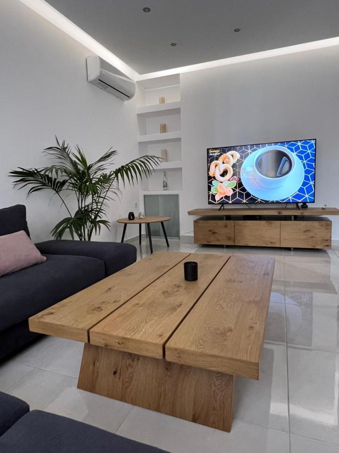 Modern Apartment Close To Airport With Gym And Bbq Ираклион Экстерьер фото